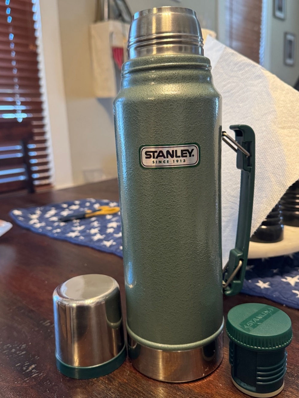 Stanley Heritage Classic  Green and Stainless Steel Classic Thermos 1.1QT/ 1L